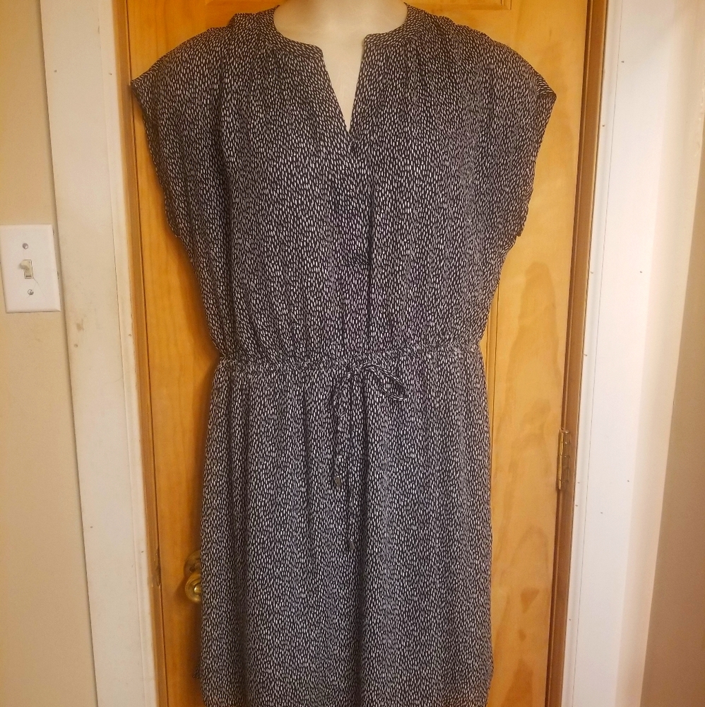 Black & White Apt. 9 Dress LIKE NEW!